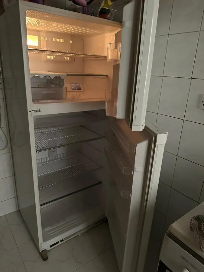 Only Male Gender Partition Small Room Абу-Даби Апартаменты